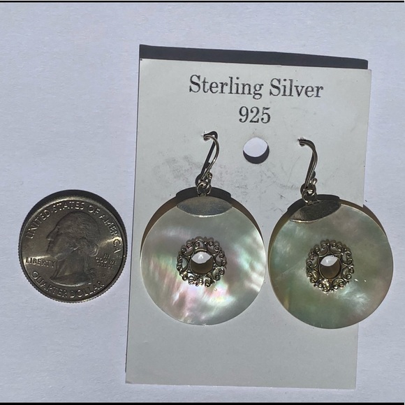 ✨NEW✨925 sterling silver mother of Pearl circle dangle earrings✨ - Picture 9 of 10